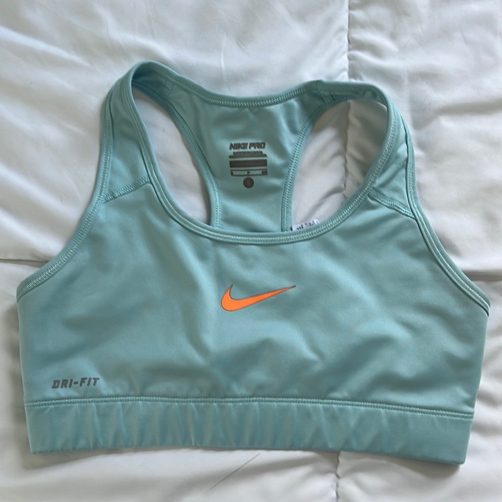 Nike pro sports bra